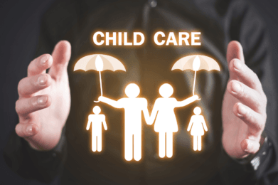 Parasol nad dziećmi